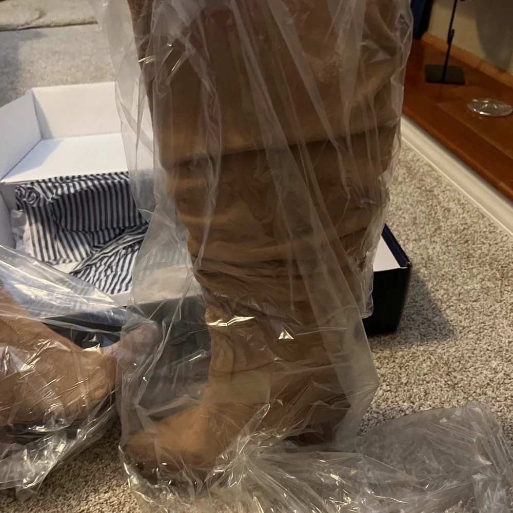 Boots - Tan Suede Splendid boots. Size 7 1/2. Like New. True to size. - Picture 10 of 16